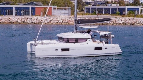Lagoon 42