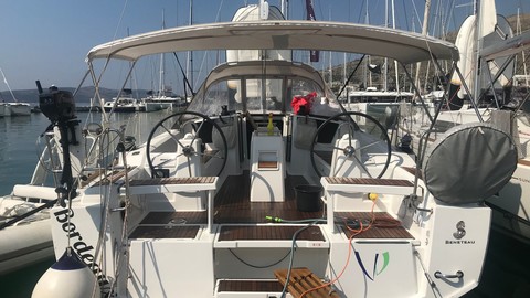 Beneteau Oceanis 38