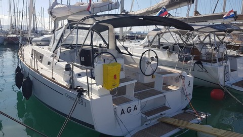 Beneteau Oceanis 38