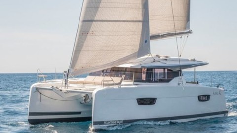 Fountaine Pajot Astréa 42
