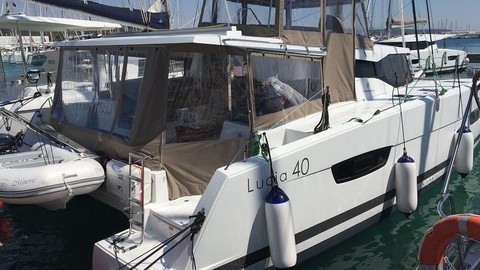 Fountaine Pajot Lucia 40