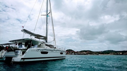Fountaine Pajot Lucia 40