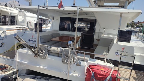 Fountaine Pajot Lucia 40