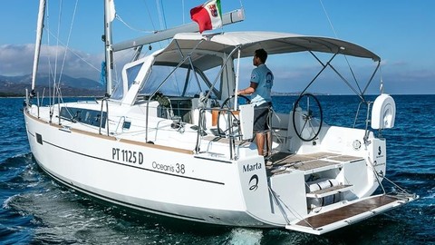 Beneteau Oceanis 38