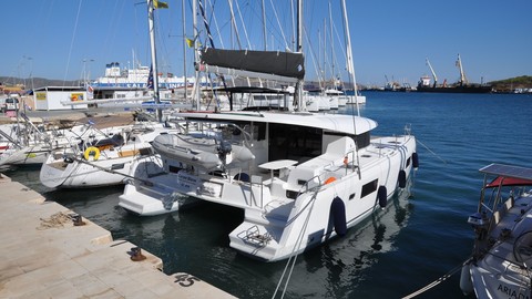 Lagoon 42