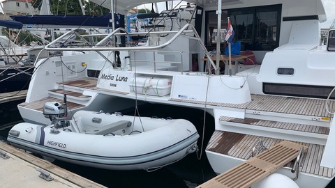 Lagoon 42