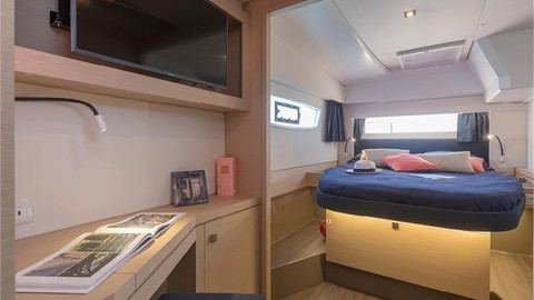 Fountaine Pajot Astrea 42