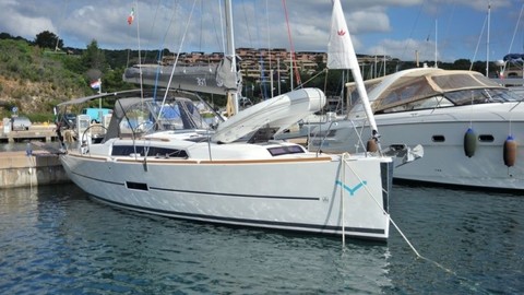 Dufour 360
