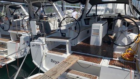 Beneteau Oceanis 38