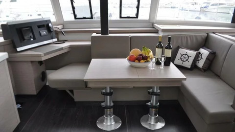 Fountaine Pajot Astréa 42