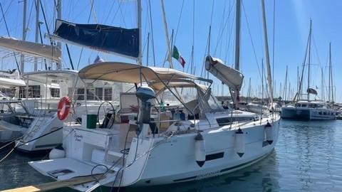 Dufour 390