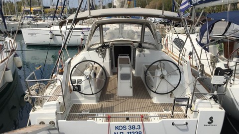 Beneteau Oceanis 38