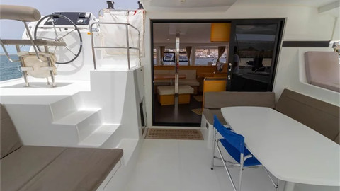 Lagoon 42