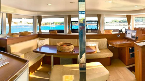 Lagoon 42