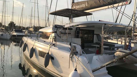 Lagoon 42