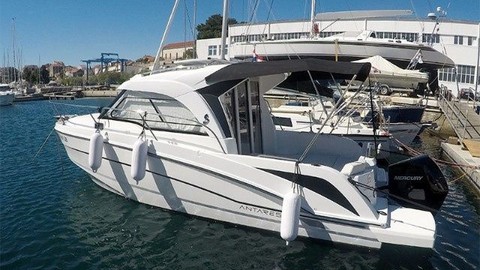 Beneteau Antares 8