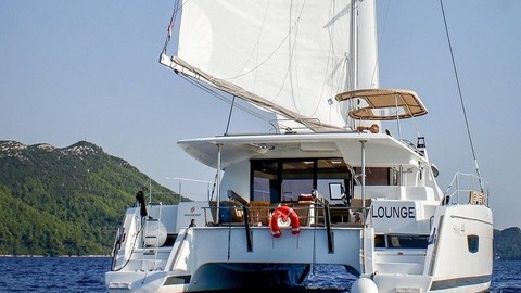 Fountaine Pajot Helia 44