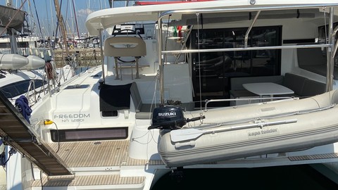 Lagoon 42