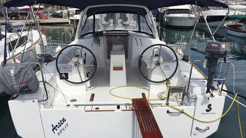 Beneteau Oceanis 38