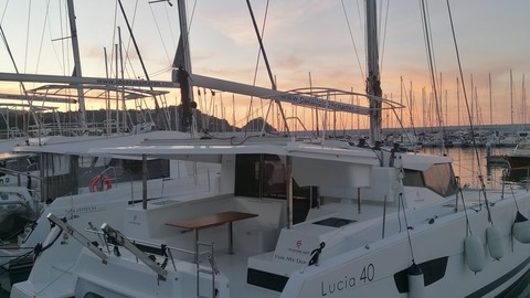 Fountaine Pajot Lucia 40