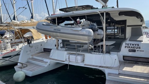 Lagoon 42