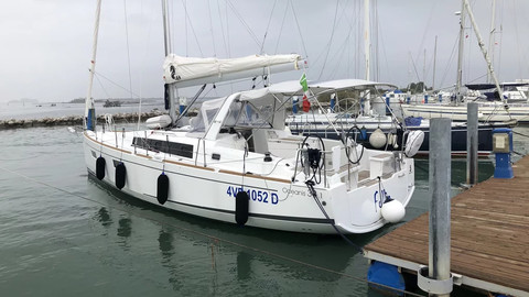 Beneteau Oceanis 38.1