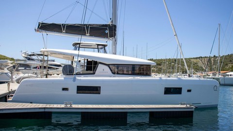 Lagoon 42