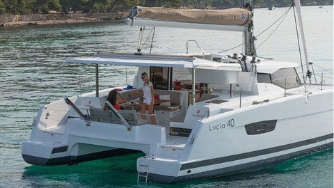 Fountaine Pajot Lucia 40