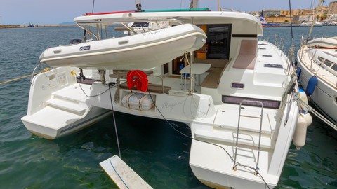 Lagoon 42
