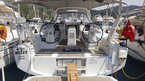 Beneteau Oceanis 38