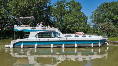 Cantieri estensi goldstar 560 c fly