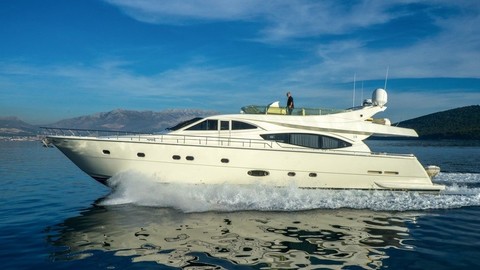 Ferretti 760