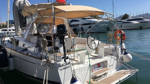 Beneteau Oceanis 38