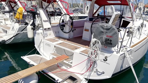 Beneteau Oceanis 38