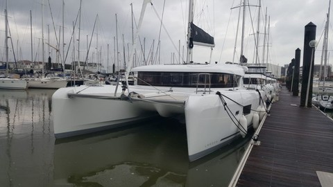 Lagoon 42