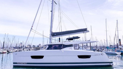 Fountaine Pajot Lucia 40