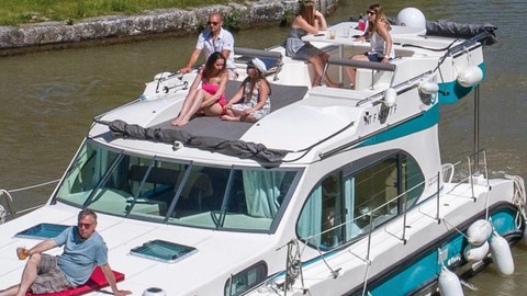 Cantieri estensi goldstar 560 c fly