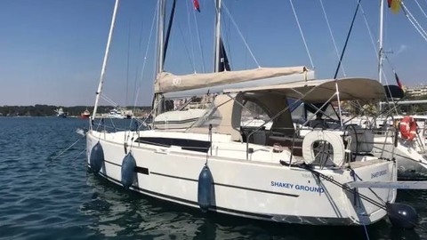 Dufour 360
