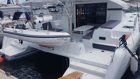 Lagoon 42