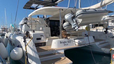 Lagoon 42