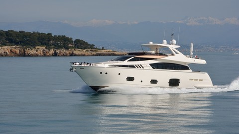 Ferretti 800