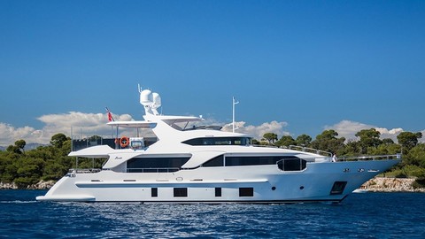 Benetti Delfino 93