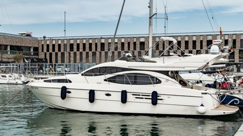 Azimut 46