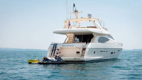 Ferretti 730