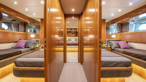 Falcon Yachts 90