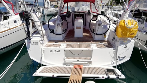Beneteau Oceanis 38