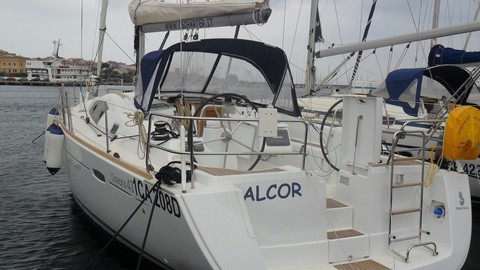 Beneteau Oceanis 43