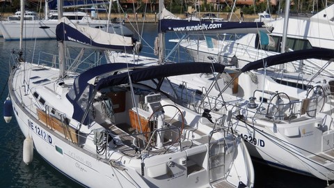 Beneteau Oceanis Clipper 423