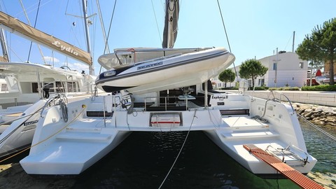 Lagoon 42