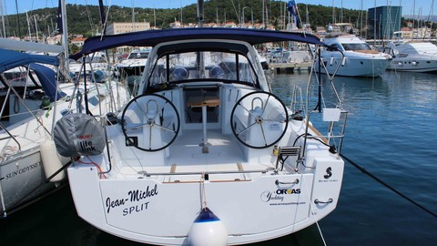 Beneteau Oceanis 35
